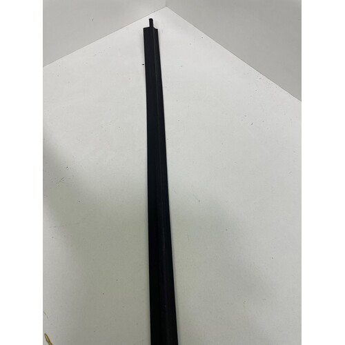  Front Left Outer Door Belt ( Weather Strip ) for Holden Torana LC LJ Coupe